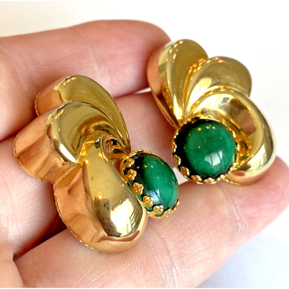 Vintage Mid Century Clip On Earrings Goldtone & Green Stone Statement Jewelry - Picture 6 of 8